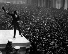 Douglas_Fairbanks_at_third_Liberty_Loan_rally_HD-SN-99-02174.JPEG